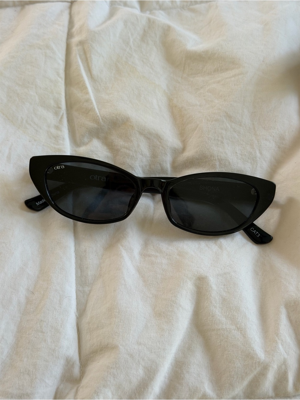 Otra Black Cat-Eye Sunglasses